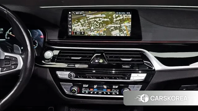 BMW 5 Series (G30) 2019 Белый из Кореи, фото 5