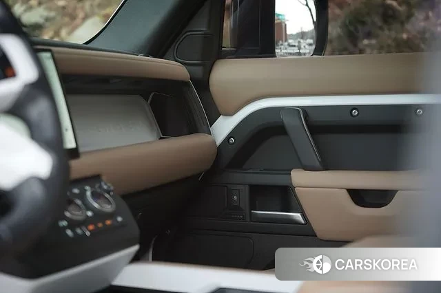 Land Rover Defender (L663) 2025 Белый из Кореи, фото 5