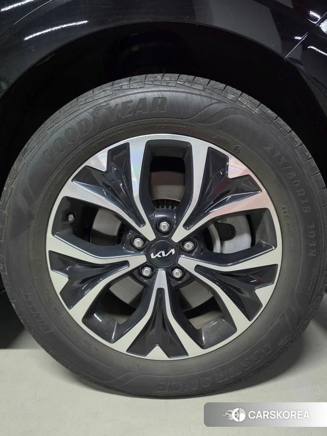 Kia Carnival 4th generation 2023 Черный из Кореи, фото 5
