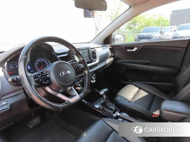 Kia Stonic 2018 Белый из Кореи, фото 5