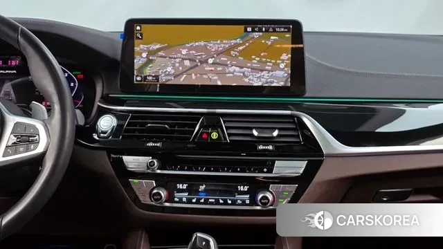 BMW 5 Series (G30) 2022 Белый из Кореи, фото 5