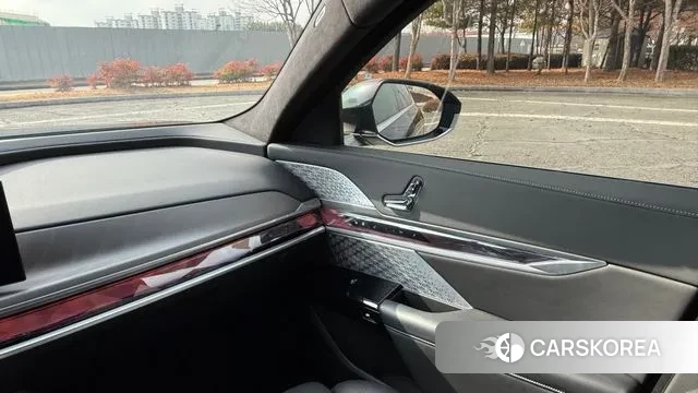 BMW i7 (G70) 2023 Черный из Кореи, фото 5