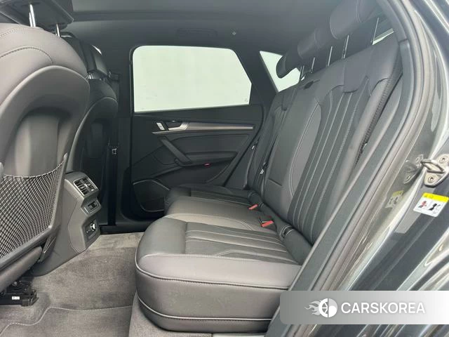 Audi Q5L 2024 Темно-серый из Китая, фото 5