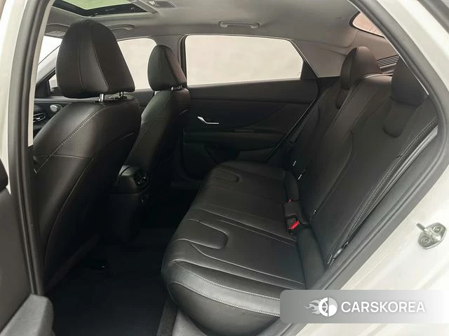 Hyundai Elantra 2023 Белый из Китая, фото 5