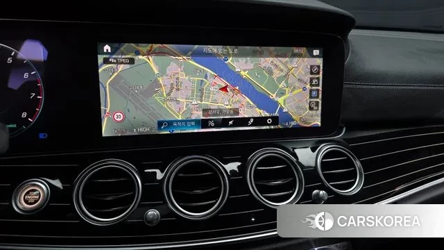 Mercedes-Benz E-Class W213 2021 Белый из Кореи, фото 5