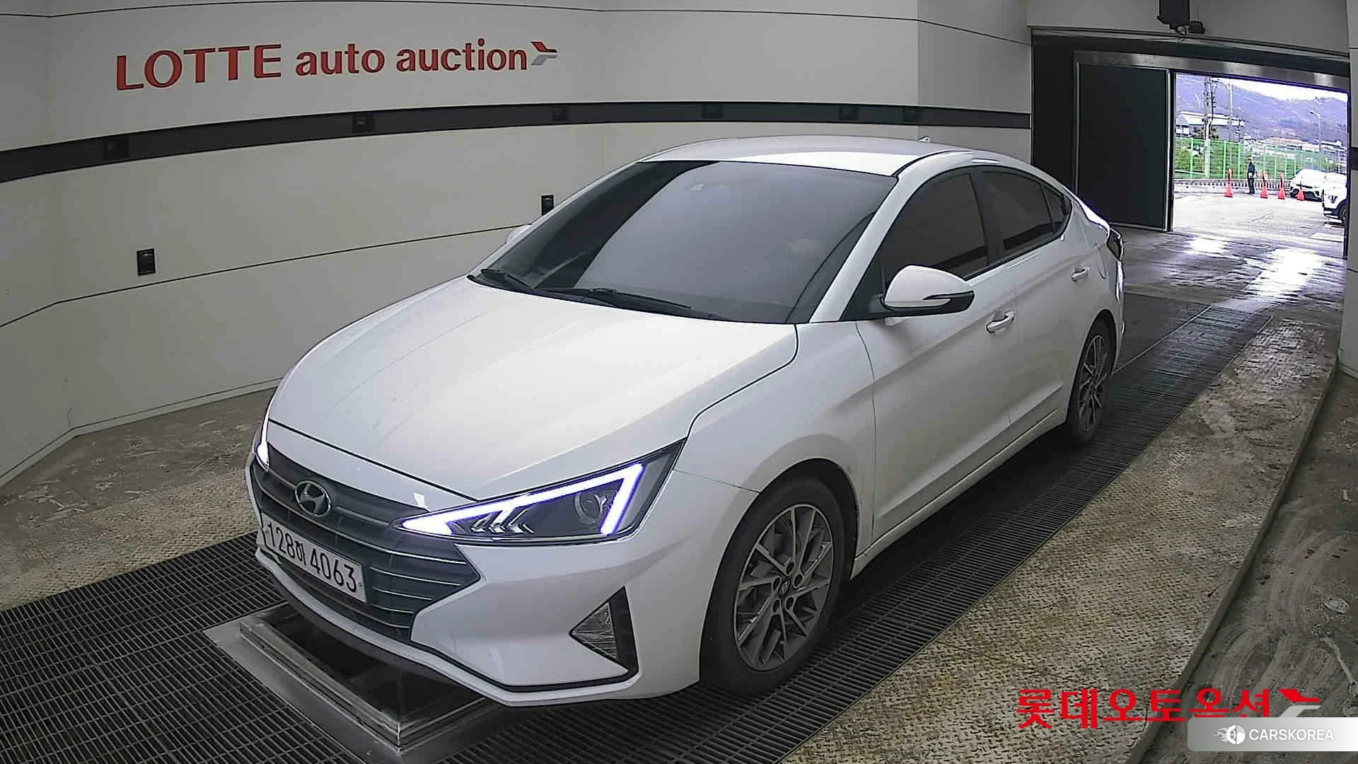 Hyundai Avante 2020 Polar White из Кореи, фото 5