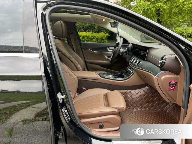 Mercedes-Benz E-class 2023 Черный из Китая, фото 5