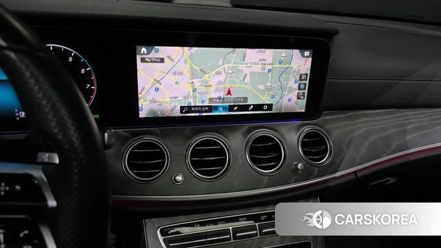 Mercedes-Benz E-Class W213 2021 Белый из Кореи, фото 5