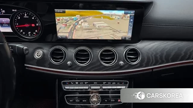 Mercedes-Benz E-Class W213 2020 Белый из Кореи, фото 5