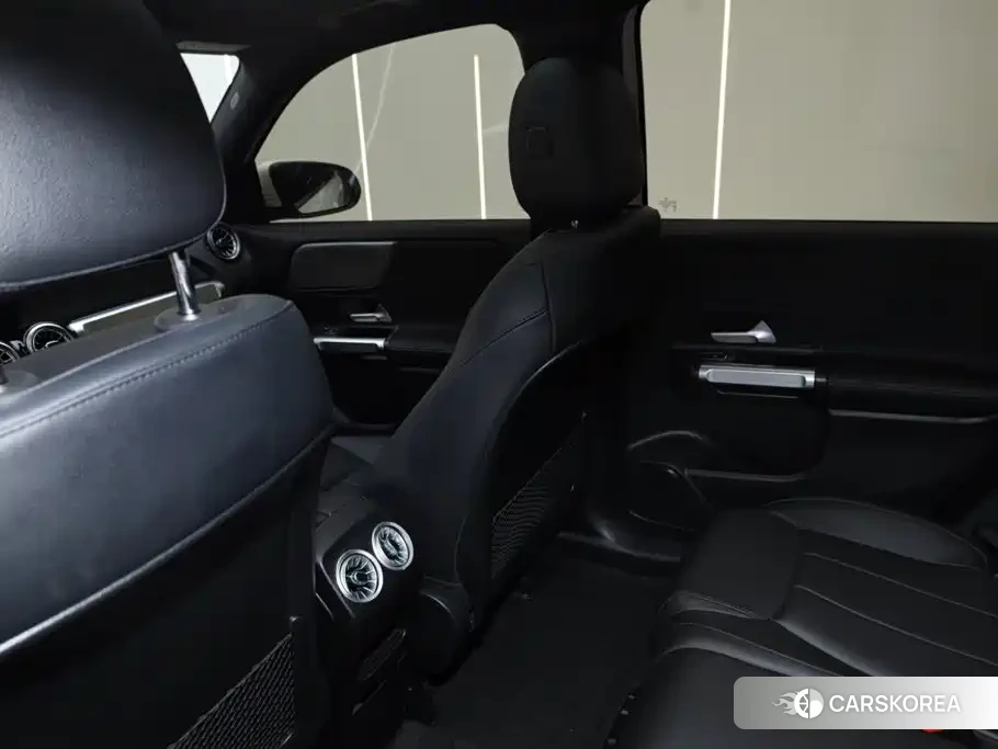 Mercedes-Benz GLB 2023 Белый из Китая, фото 5