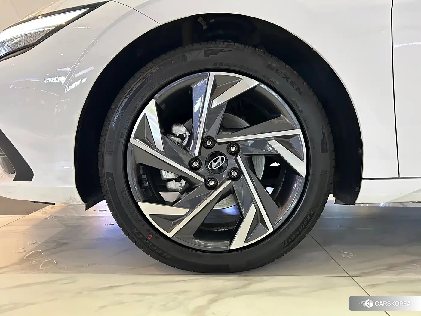 Hyundai Elantra 2026 Белый из Китая, фото 5