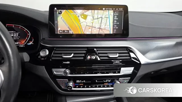 BMW 5 Series (G30) 2023 Белый из Кореи, фото 5