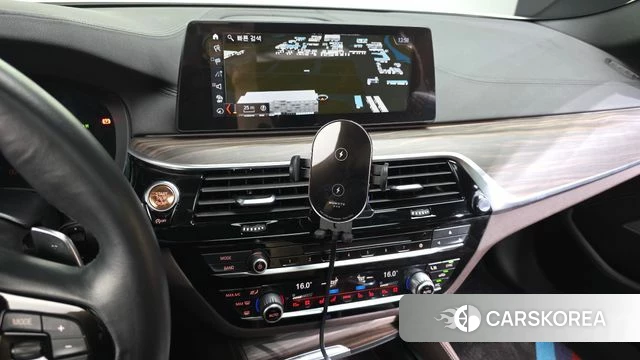 BMW 5 Series (G30) 2018 Белый из Кореи, фото 5