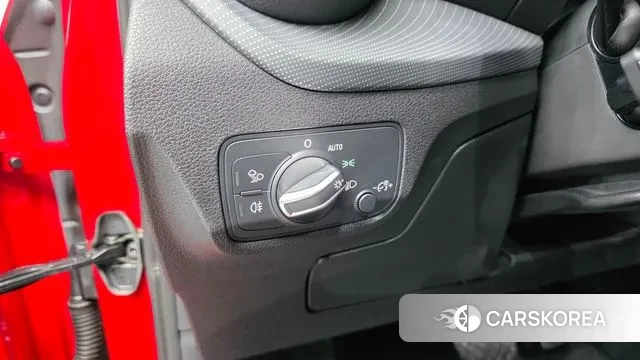 Audi Q2 2023 Красный из Кореи, фото 5