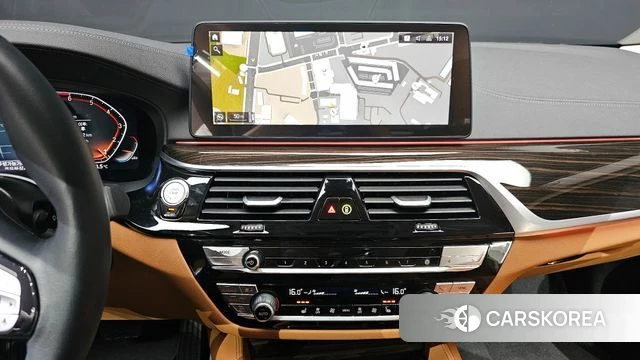 BMW 5 Series (G30) 2022 Белый из Кореи, фото 5