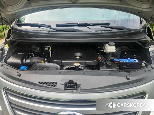 Hyundai Grand Starex 2018 Серебристо-серый из Кореи, фото 5