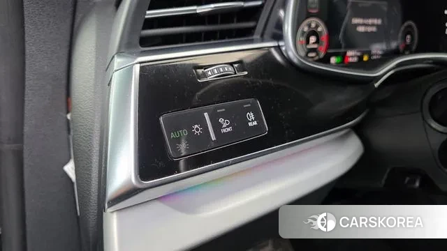 Audi Q8 (4M) 2021 Серый из Кореи, фото 5