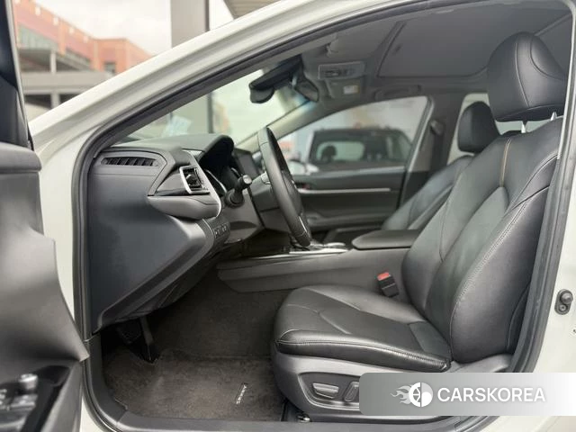 Toyota Camry 2022 Белый из Китая, фото 5