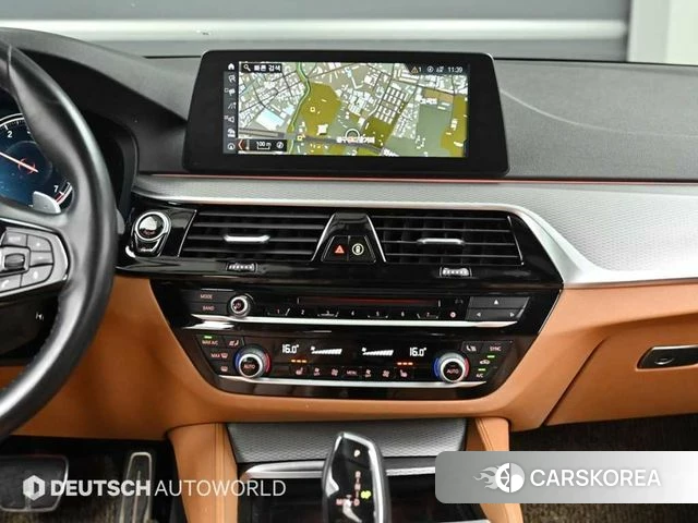 BMW 5 Series (G30) 2018 Белый из Кореи, фото 5
