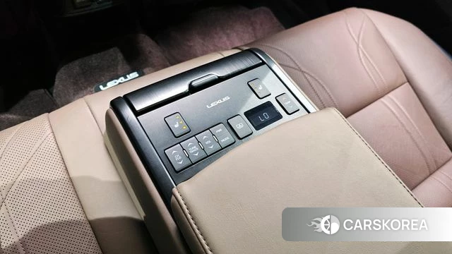 Lexus ES300h 7th generation 2022 Белый из Кореи, фото 5