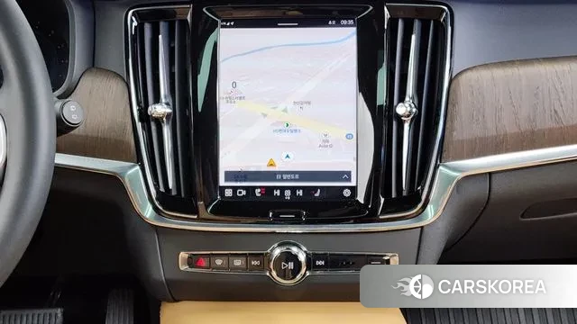 Volvo V90 Cross-Country 2023 Серебряный из Кореи, фото 5