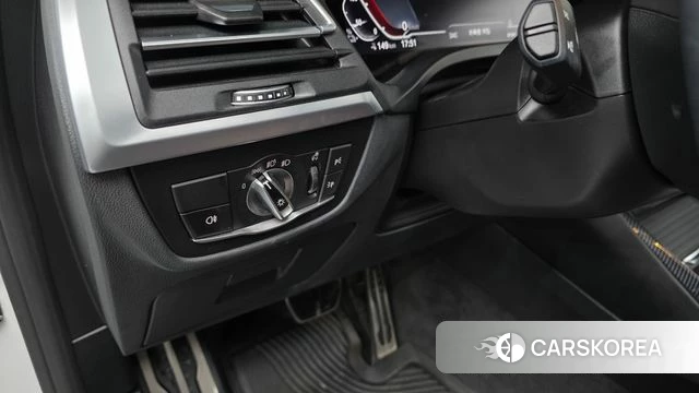 BMW iX3 2025 Белый из Кореи, фото 5