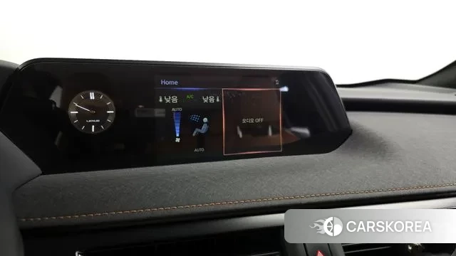 Lexus UX300e 2022 Черный из Кореи, фото 5