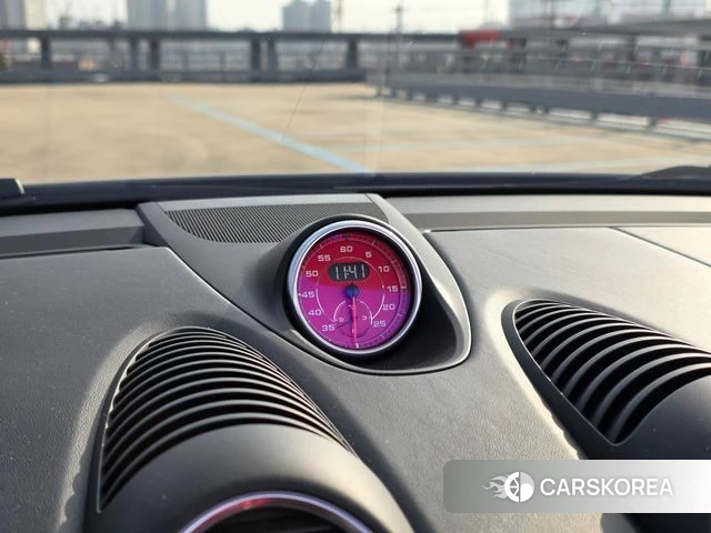 Porsche 718 Boxster 2022 Серебристо-серый из Кореи, фото 5
