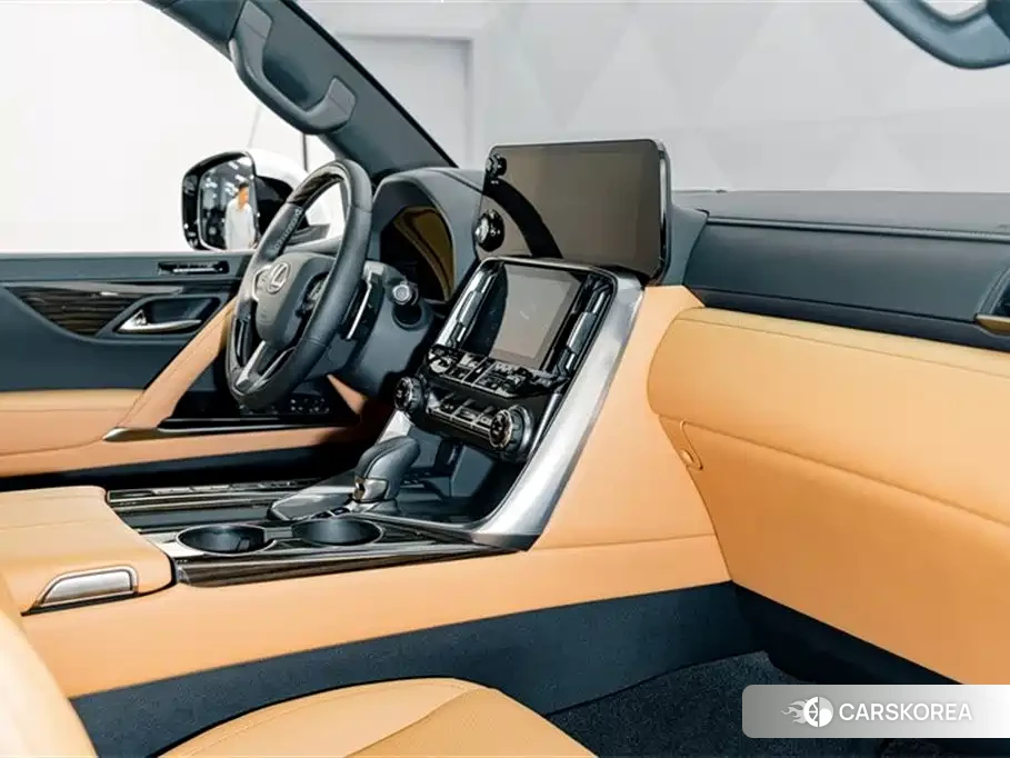 Lexus LX 2025 Белый из Китая, фото 5