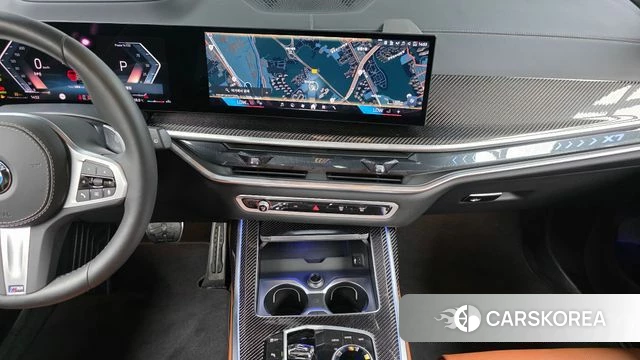 BMW X7 (G07) 2025 Светло-серебряный цвет из Кореи, фото 5