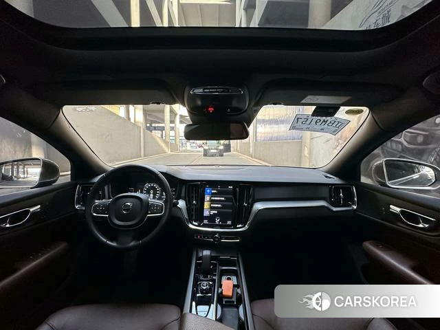 Volvo S60 2021 Темно-серый из Китая, фото 5
