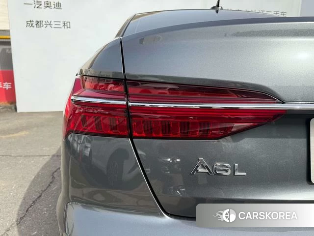 Audi A6L 2023 Темно-серый из Китая, фото 5