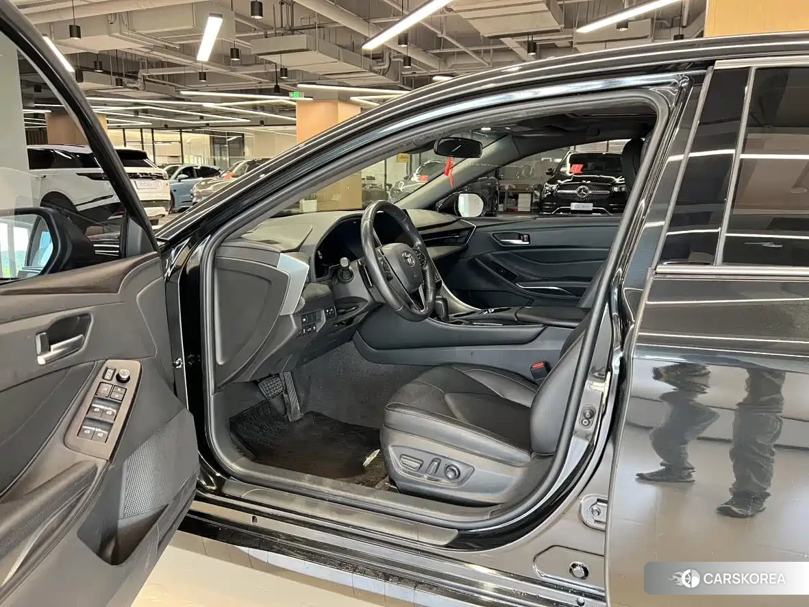 Toyota Avalon 2023 Черный из Китая, фото 5