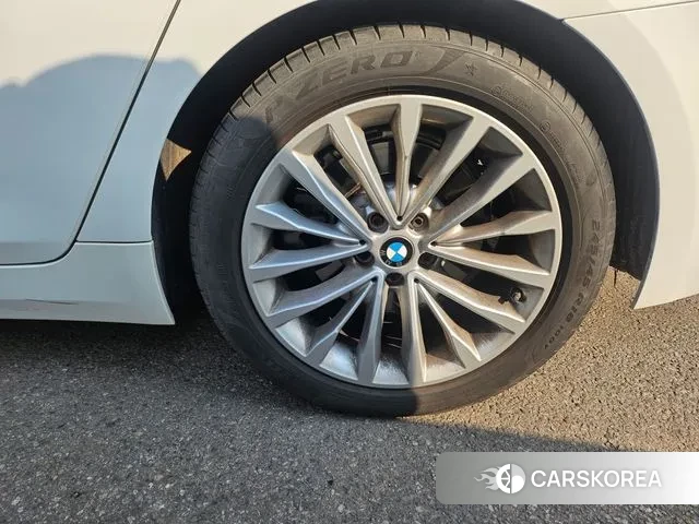 BMW 5 Series (G30) 2021 Белый из Кореи, фото 5