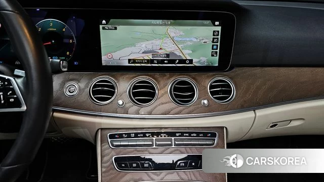 Mercedes-Benz E-Class W213 2023 Белый из Кореи, фото 5