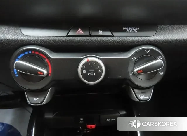 Kia Stonic 2019 Белый из Кореи, фото 5