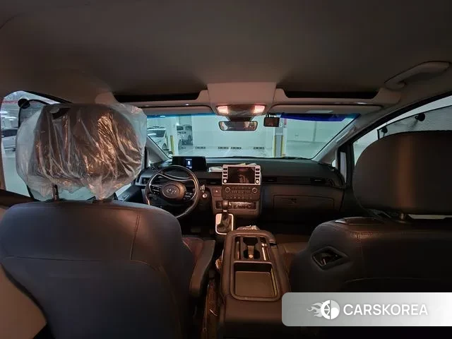 Hyundai Staria 2023 Желтый из Кореи, фото 5