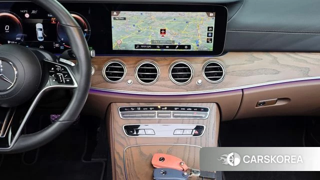 Mercedes-Benz E-Class W213 2023 Черный из Кореи, фото 5