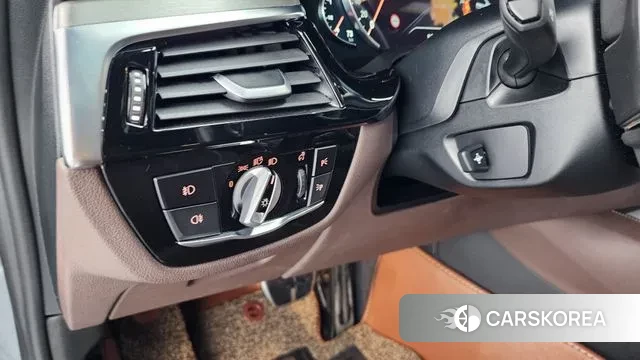 BMW 5 Series (G30) 2018 Серый из Кореи, фото 5