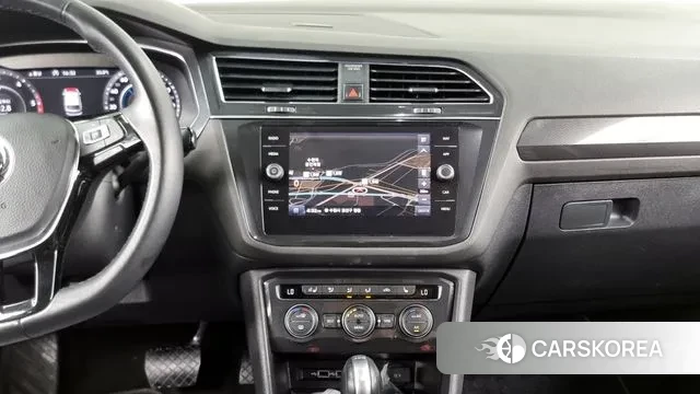 Volkswagen Tiguan Allspace 2018 Белый из Кореи, фото 5