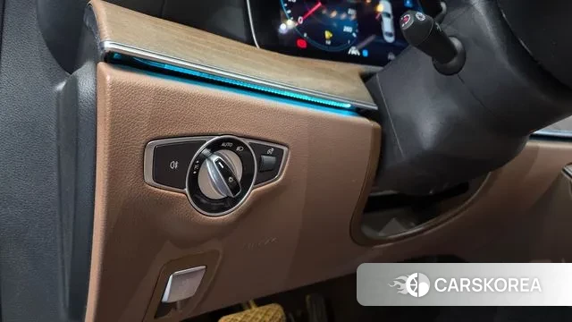 Mercedes-Benz E-Class W213 2021 Черный из Кореи, фото 5