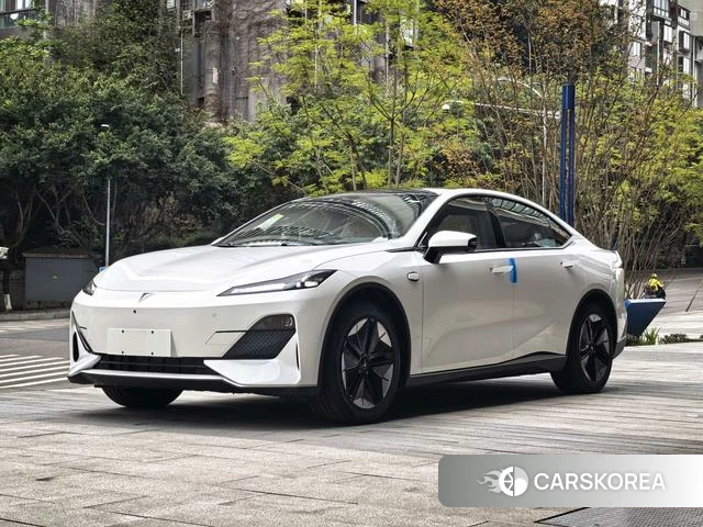 Dark blue car Dark blue SL03 2026 Белый из Китая, фото 5