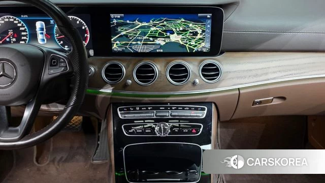 Mercedes-Benz E-Class W213 2018 Черный из Кореи, фото 5