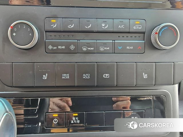 Hyundai Staria 2023 Желтый из Кореи, фото 5