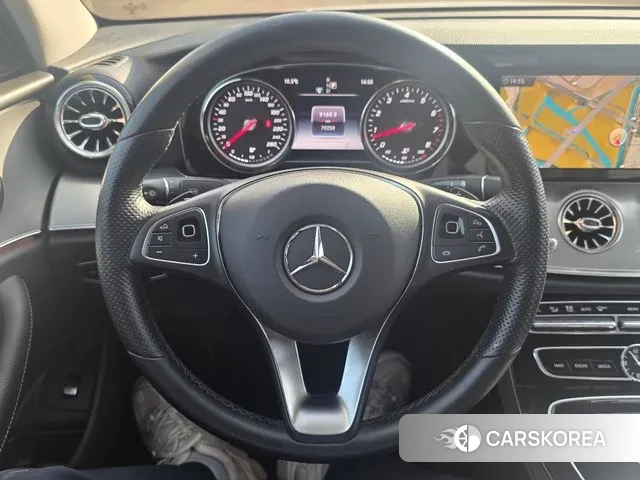 Mercedes-Benz E-Class W213 2018 Белый из Кореи, фото 5