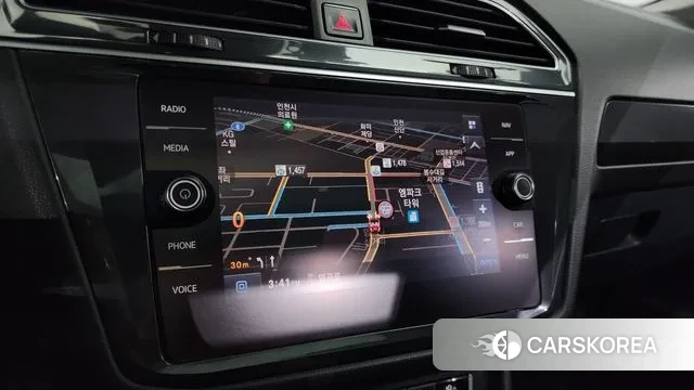 Volkswagen Tiguan second Generation 2018 Белый из Кореи, фото 5