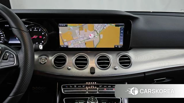 Mercedes-Benz E-Class W213 2018 Серебряный из Кореи, фото 5