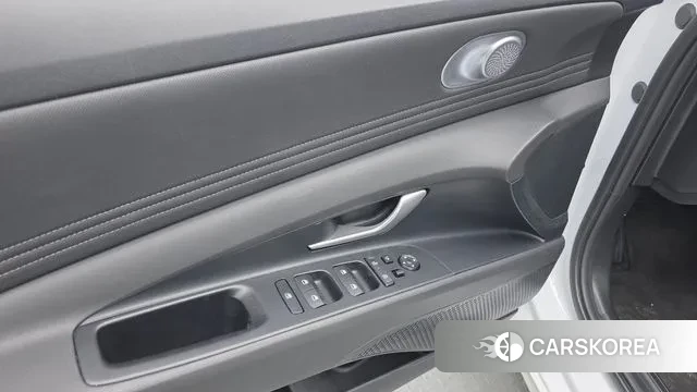 Hyundai The New Avante (CN7) 2024 Белый из Кореи, фото 5