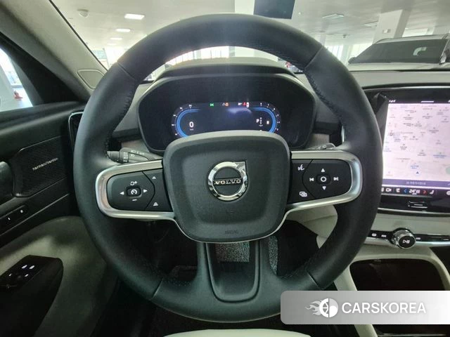 Volvo XC40 2025 Белый из Кореи, фото 5