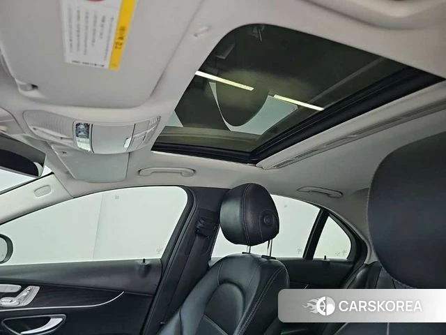 Mercedes-Benz C-Class W205 2018 Белый из Кореи, фото 5